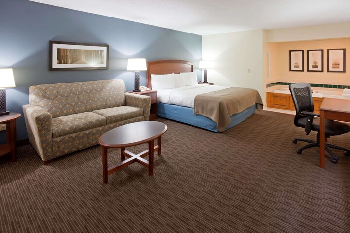 Room 18 of 25