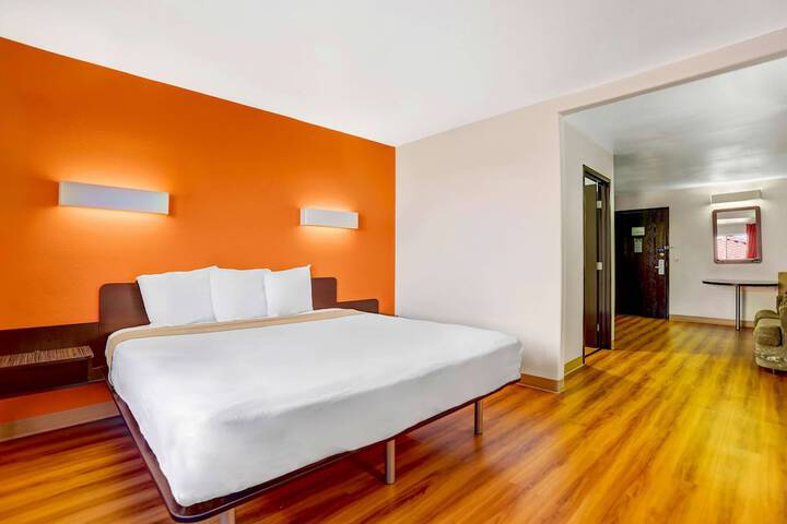 Room 38 of 46