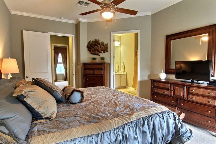 Room 9 of 25