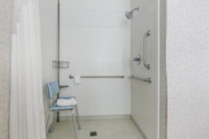 Room 153 of 200