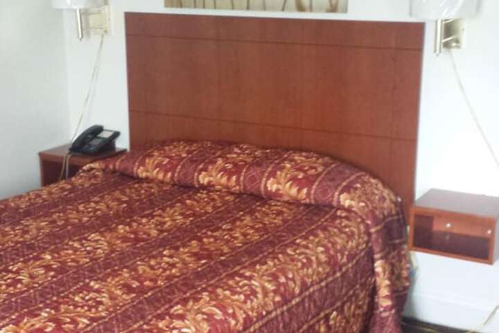 Room 21 of 25