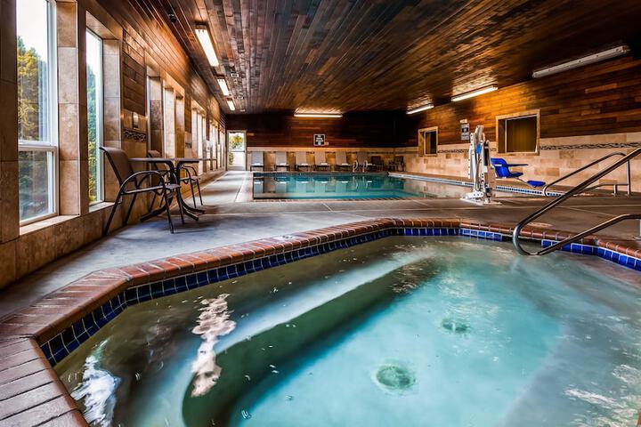 Best Western Plus Landmark Inn