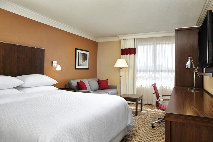 Room 33 of 59
