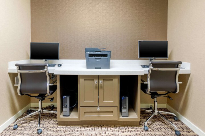 Business Center 49 of 49