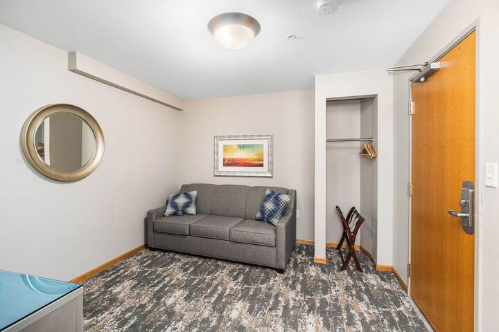 Room 26 of 63