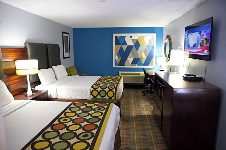 Room 16 of 39