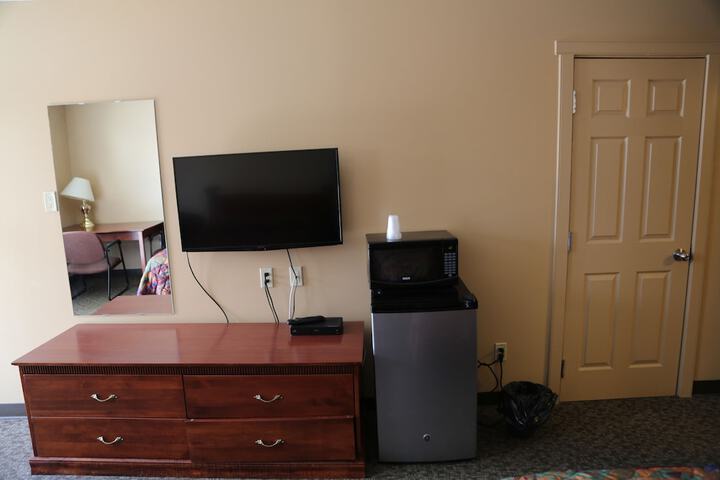 Room 7 of 9