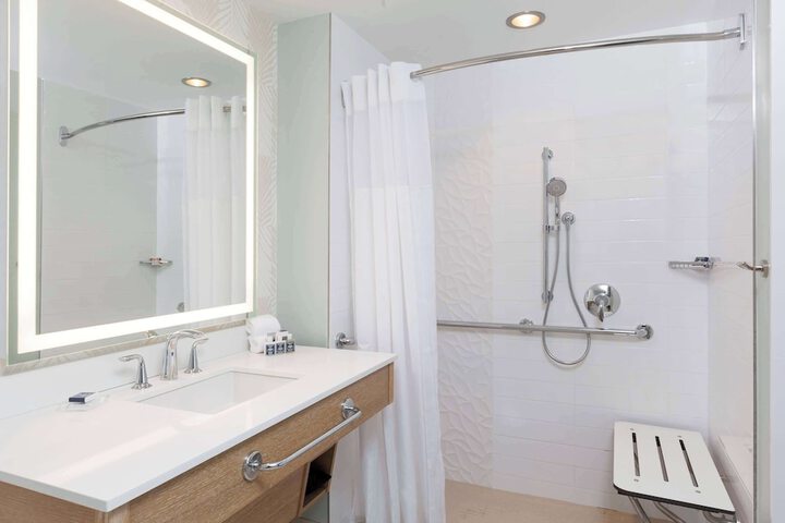 Wyndham Grand Clearwater Beach