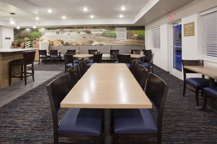 GrandStay Cannon Falls