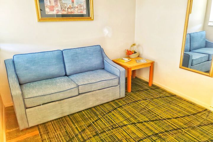 Room 7 of 36