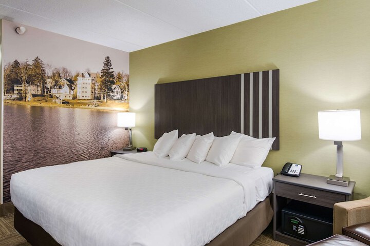 Room 10 of 36