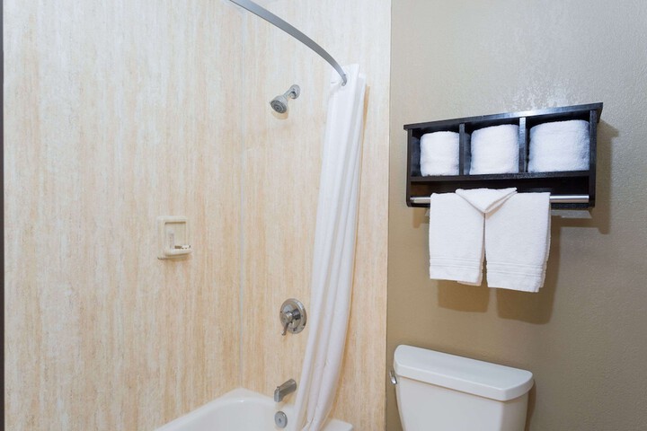 Room 6 of 15