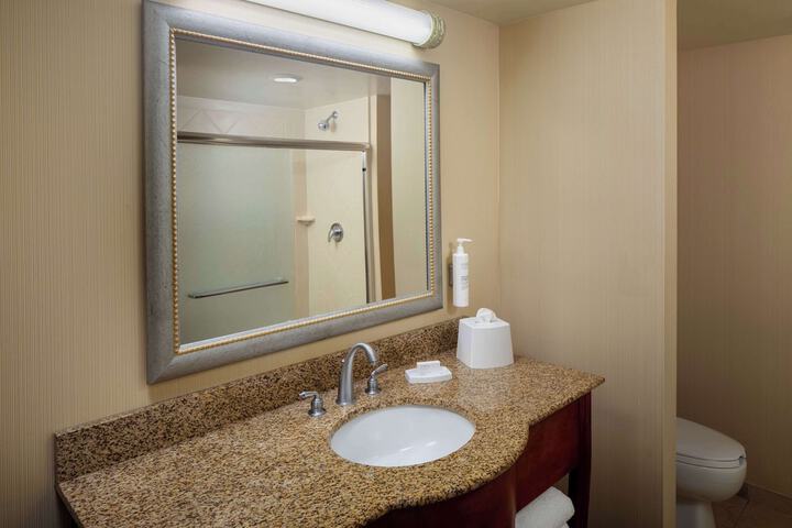 Room 26 of 38