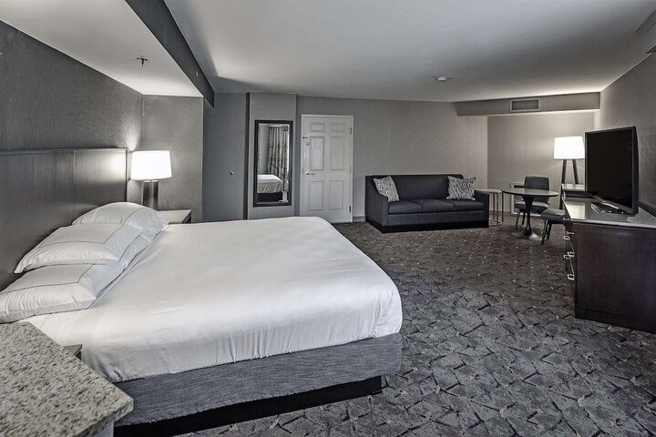 DoubleTree by Hilton Hotel Modesto
