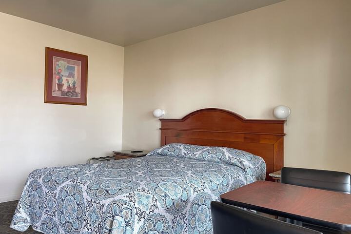 Room 14 of 16