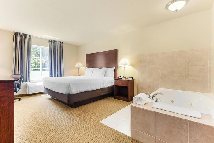 Cobblestone Inn & Suites - Bloomfield