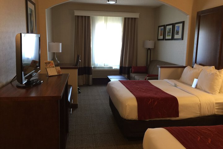 Comfort Suites Near Six Flags Magic Mountain