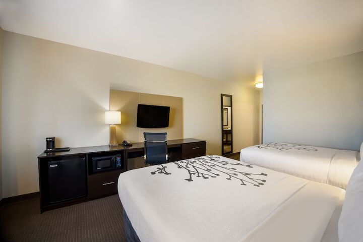 Room 6 of 34