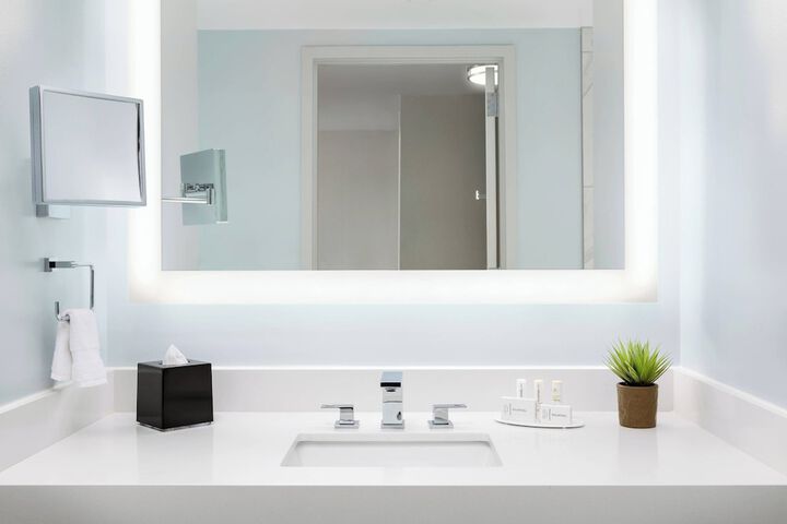 Courtyard by Marriott Boston-Cambridge