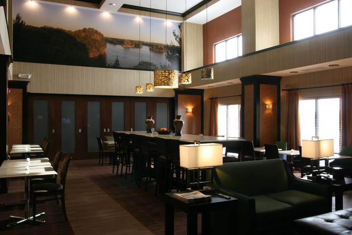 Hampton Inn & Suites Peru