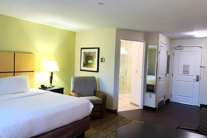 Room 28 of 38