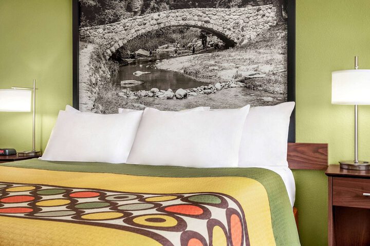 Super 8 by Wyndham Ankeny / Des Moines Area
