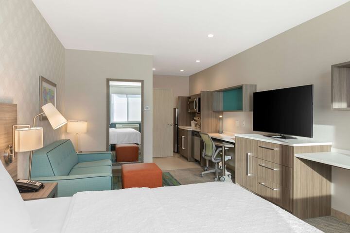 Room 32 of 43