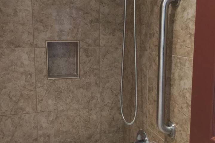 Room 13 of 32