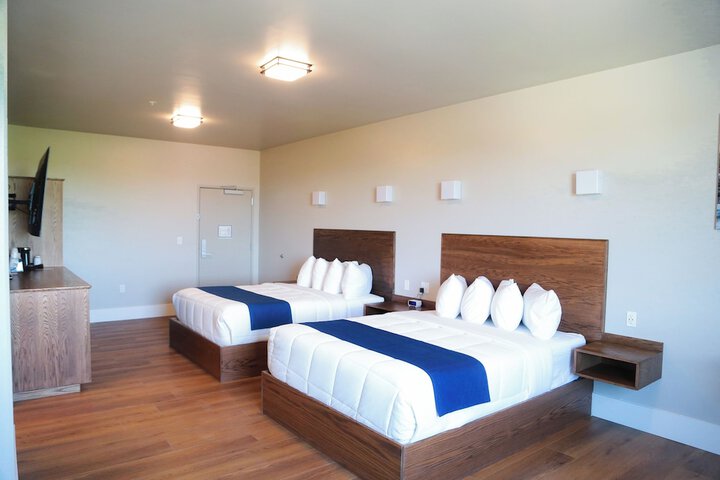 Splash Canyon Hotel