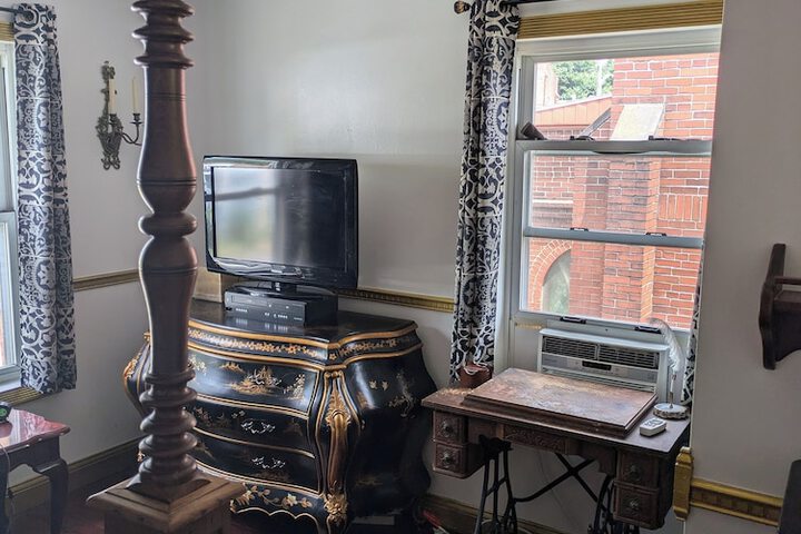 The Old Parsonage B & B