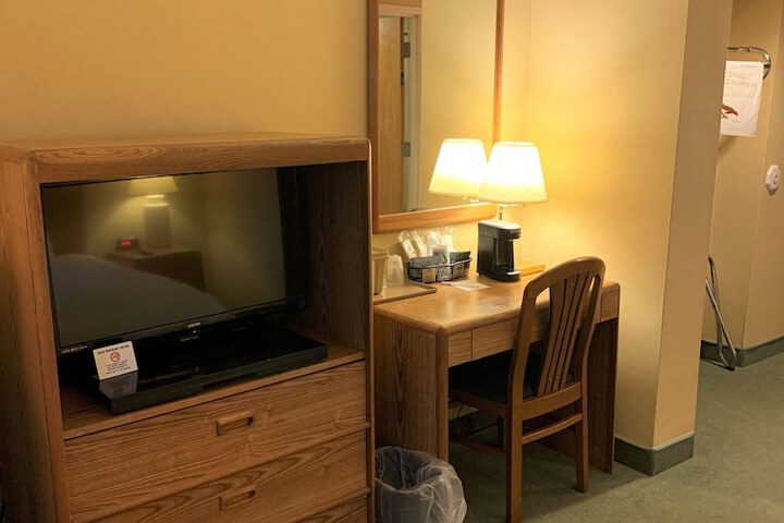 Room 14 of 48