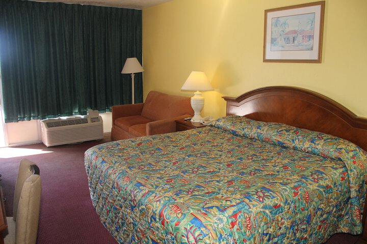 Room 4 of 6