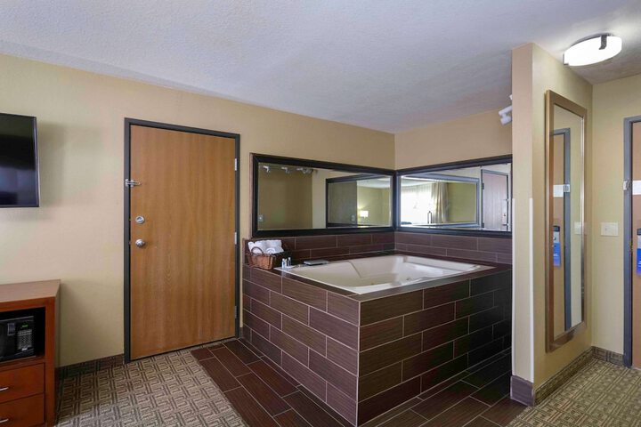 Room 60 of 78