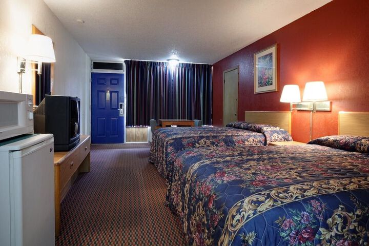 Room 7 of 11