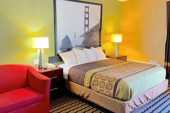 Room 10 of 20