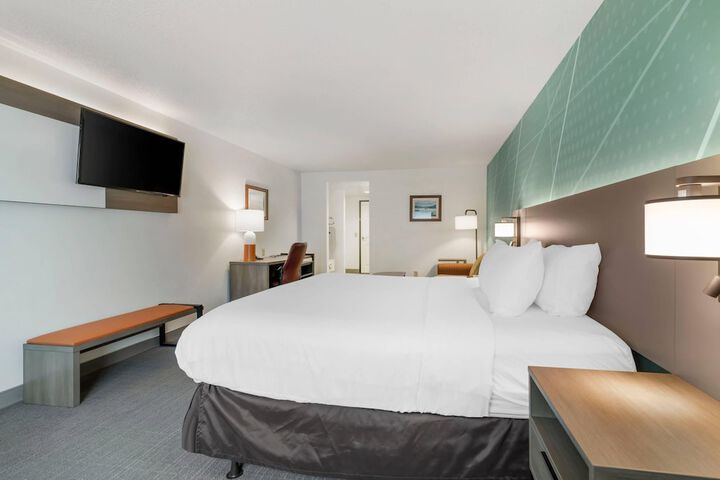 Comfort Inn & Suites Lake George