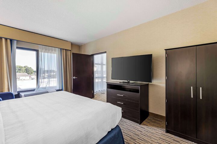 Room 30 of 38