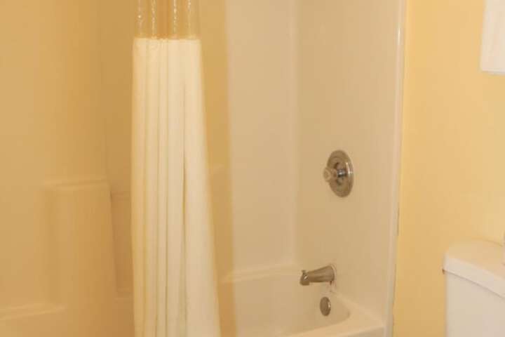 Shining Light Inn & Suites