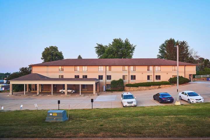 Hotel 3 of 77