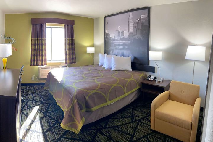 Room 16 of 22