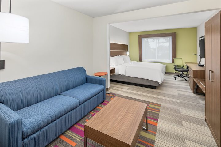 Room 14 of 33