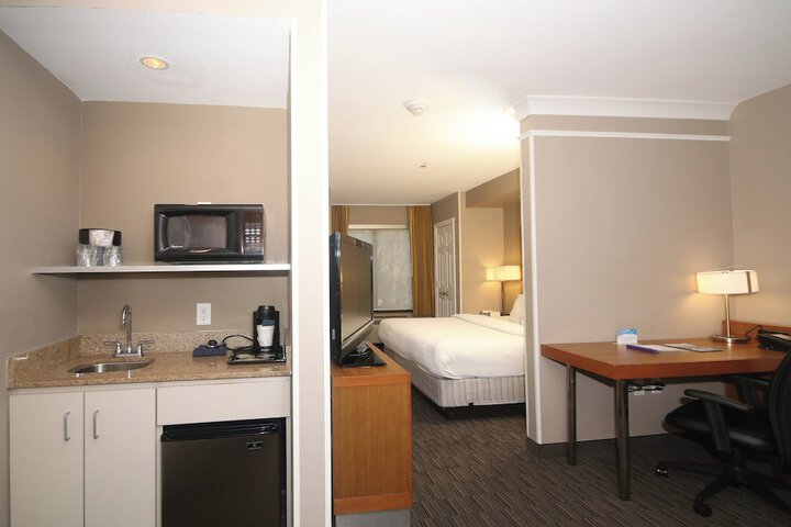 Room 14 of 25