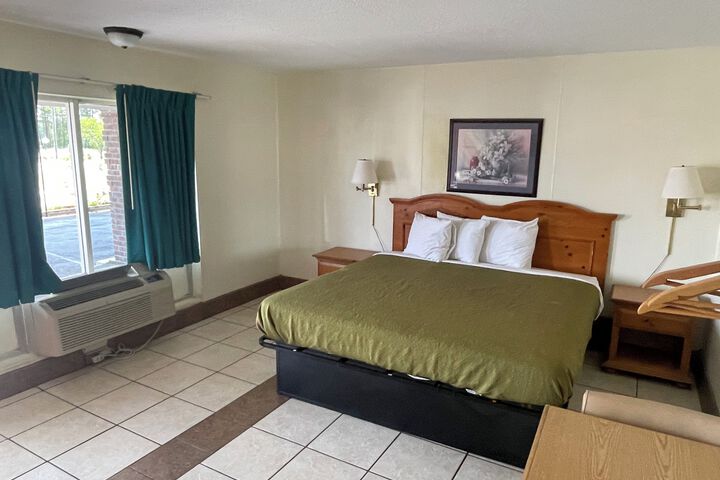 Holiday Motel