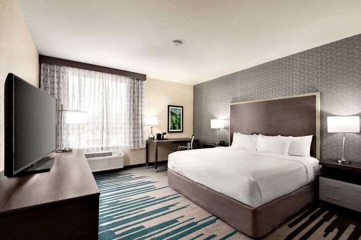 La Quinta Inn & Suites by Wyndham Clovis CA
