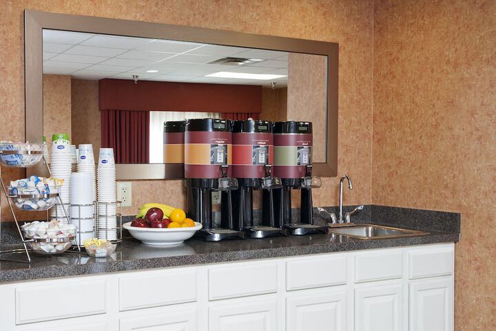 Breakfast/Coffee Service 25 of 28