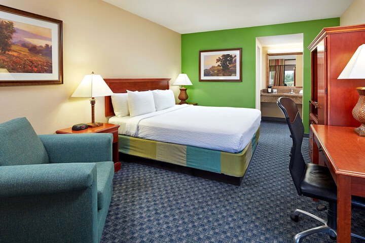 Room 12 of 23