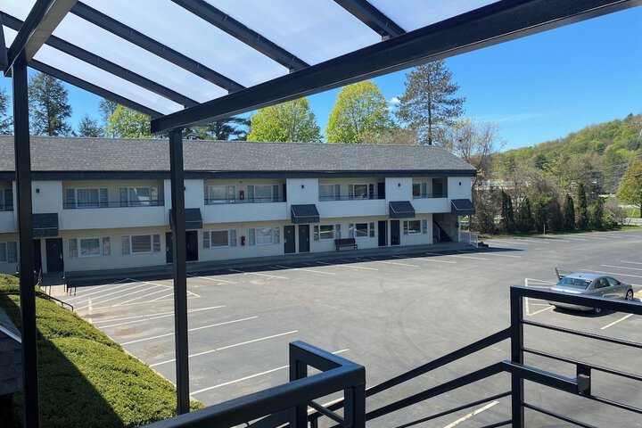 Hotel 10 of 53