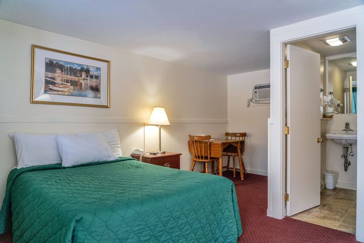 Room 8 of 19