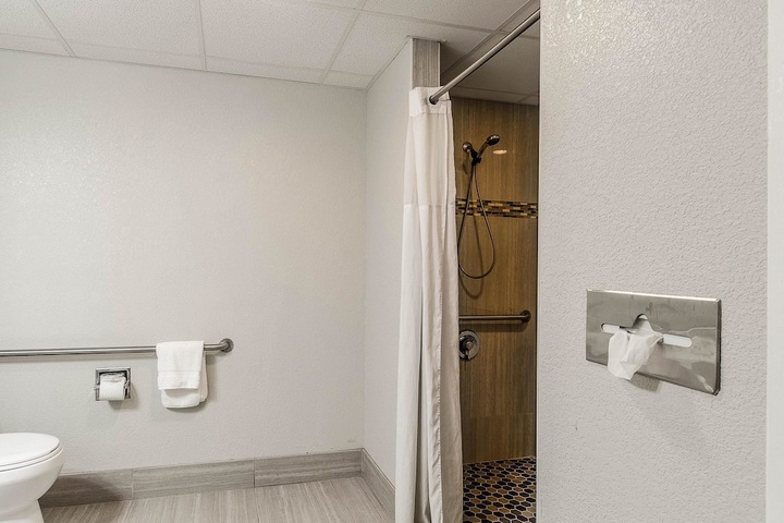 Room 16 of 31