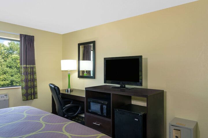 Room 10 of 15